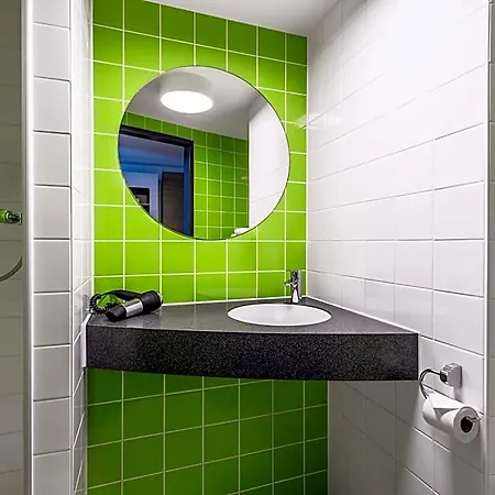 B&B Hotel Neu-Ulm מלון נוי-אולם