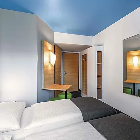 מלון B&B Hotel Neu-Ulm 3*
