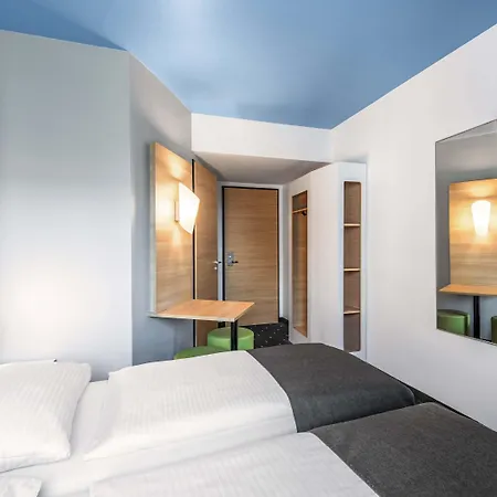 Отель B&B Hotel Neu-Ulm 3*